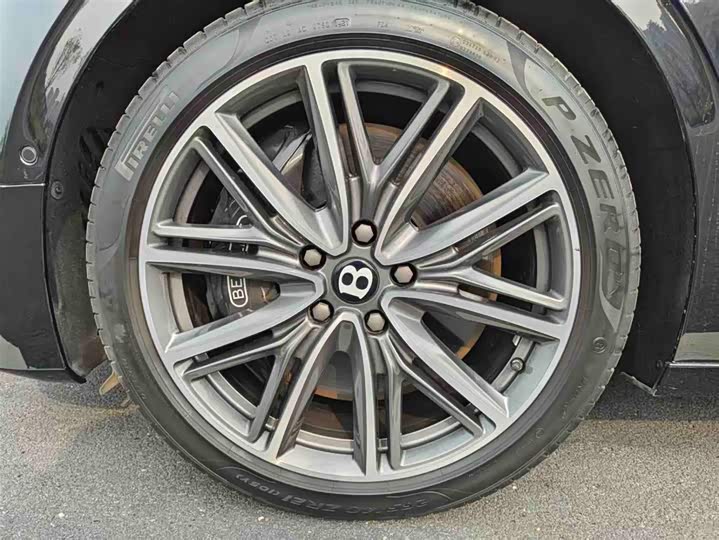 Фото 8 - Bentley Flying Spur