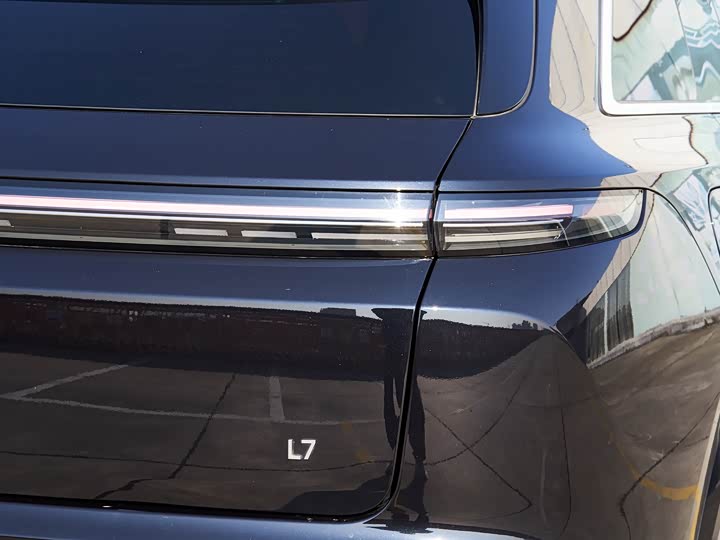 Фото 11 - LiXiang L7