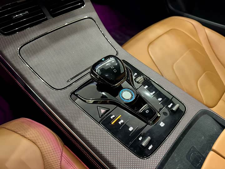 Фото 6 - BYD Han