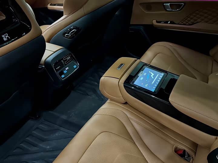 Фото 7 - BYD Han