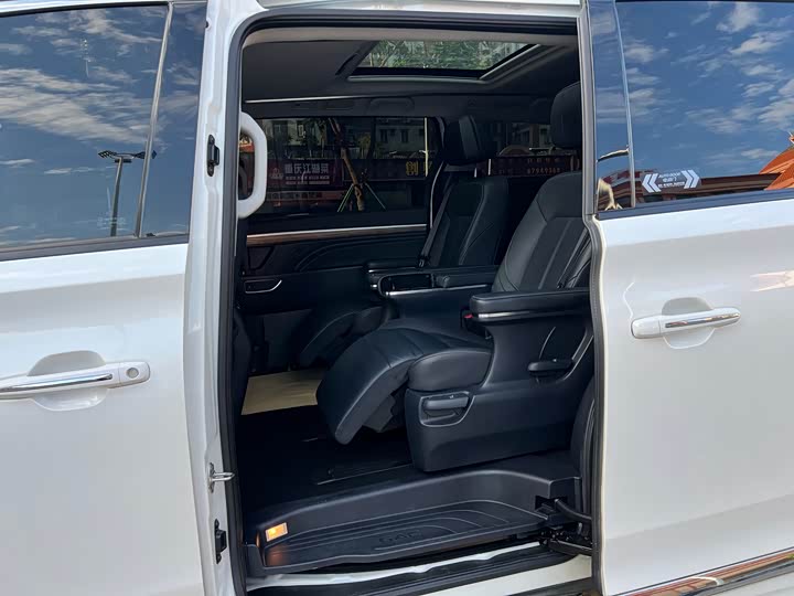 Фото 12 - GAC Trumpchi M8