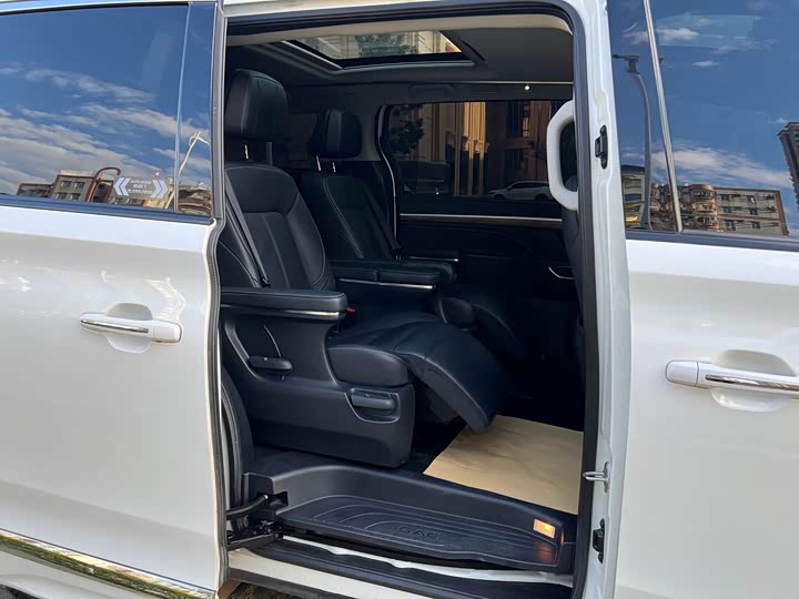 Фото 13 - GAC Trumpchi M8