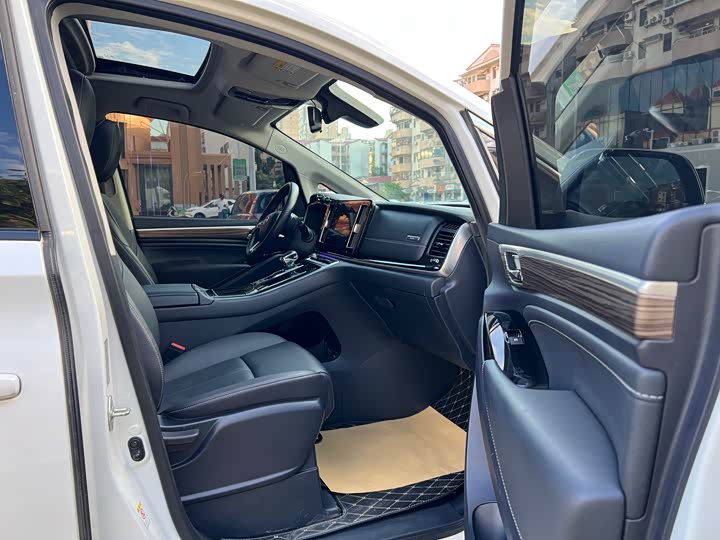 Фото 14 - GAC Trumpchi M8