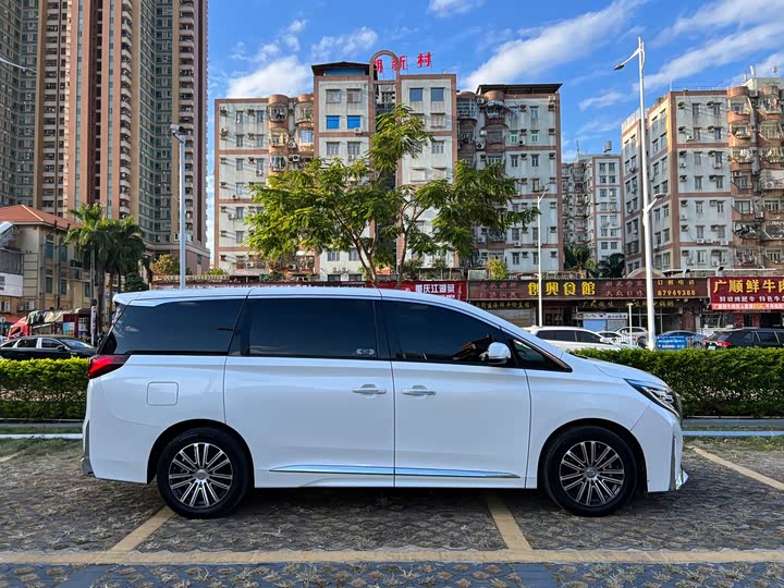 Фото 7 - GAC Trumpchi M8