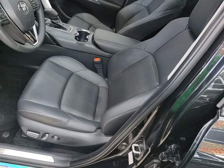 Фото 15 - Toyota Venza