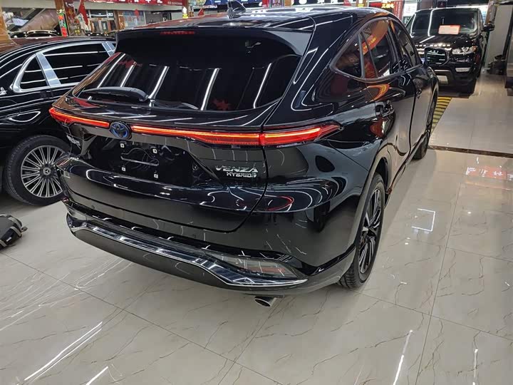 Фото 7 - Toyota Venza