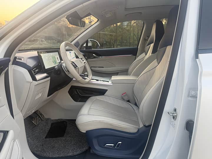 Фото 7 - Roewe Whale