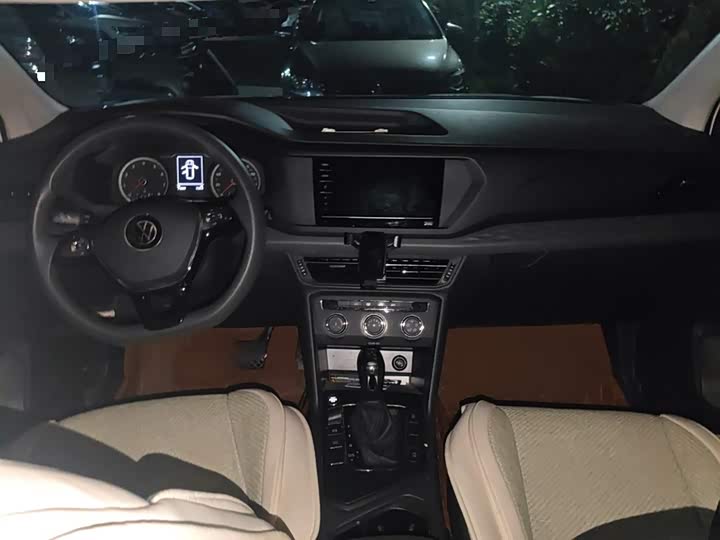 Фото 13 - Volkswagen Tharu