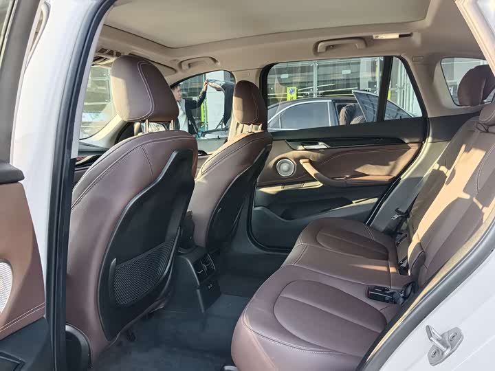 Фото 10 - BMW X1