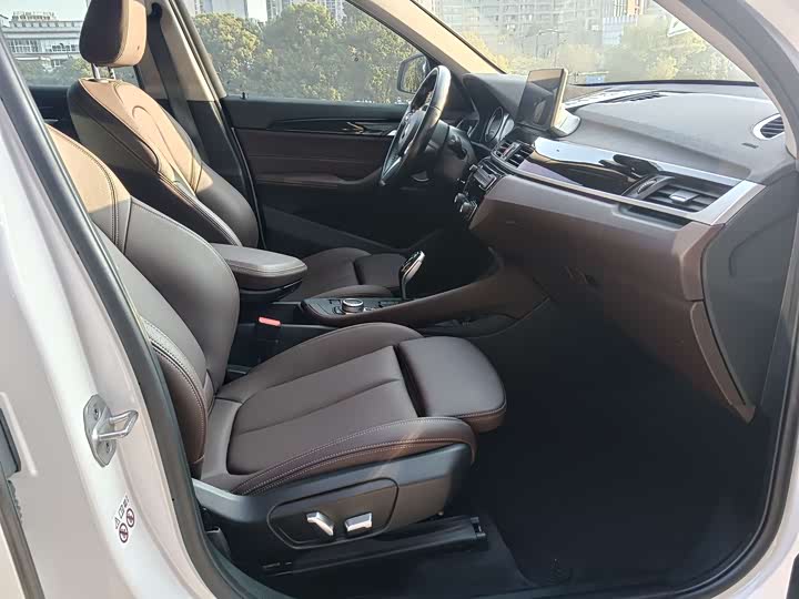 Фото 13 - BMW X1