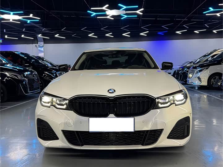 Фото 2 - BMW 3 Series