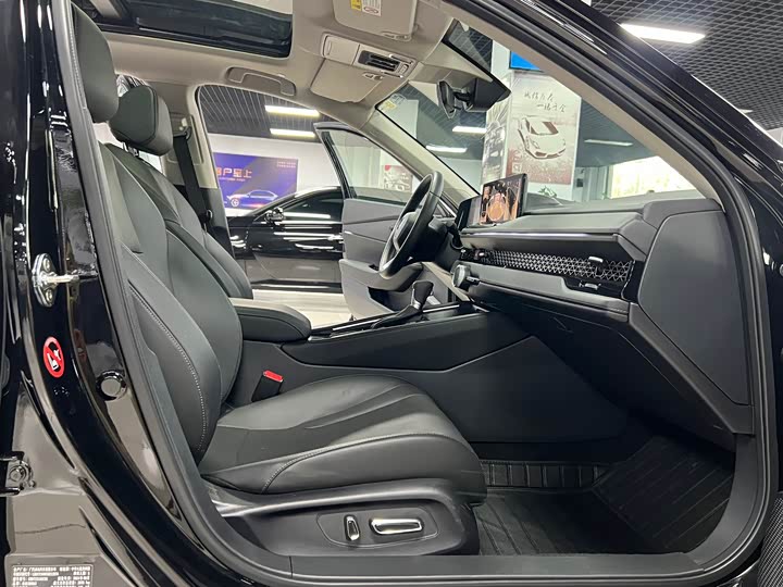 Фото 14 - Honda Accord