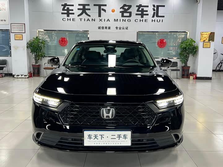 Фото 2 - Honda Accord