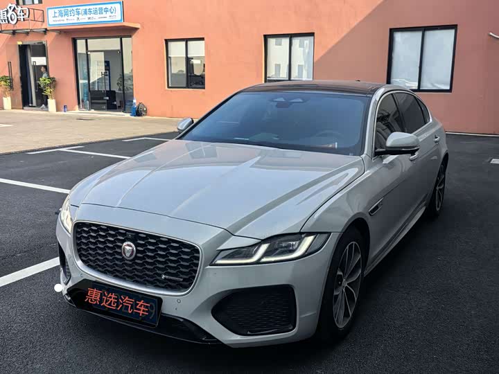 Фото 1 - Jaguar XF L