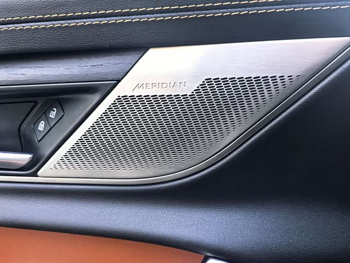 Фото 4 - Jaguar XF L