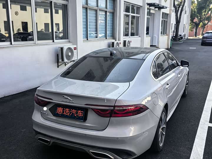 Фото 9 - Jaguar XF L