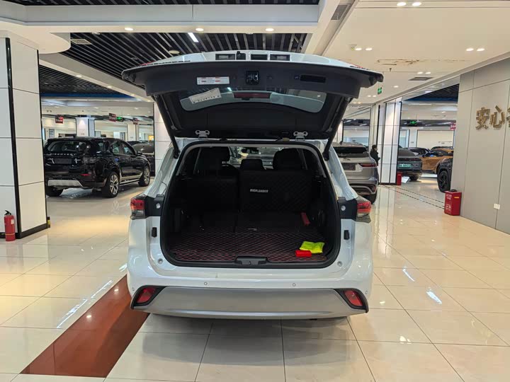 Фото 5 - Toyota Highlander