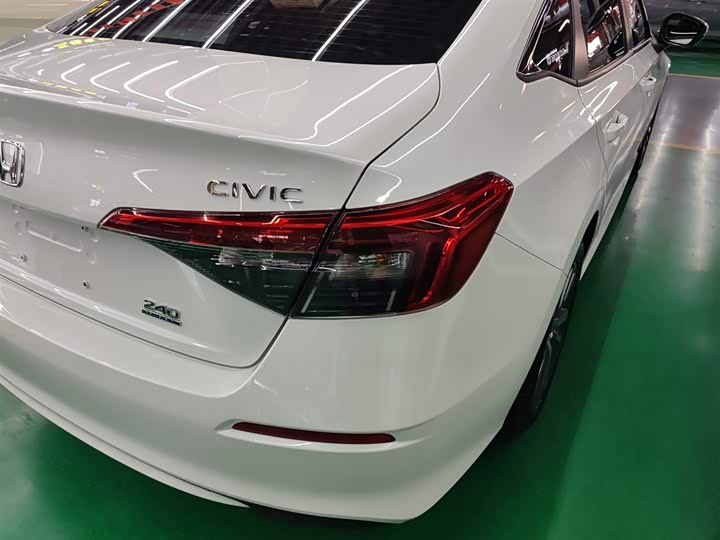 Фото 8 - Honda Civic