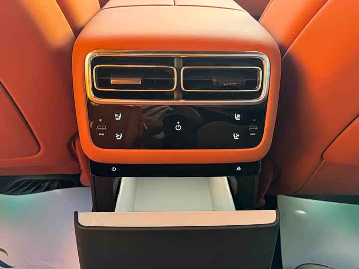 Фото 11 - LiXiang L7