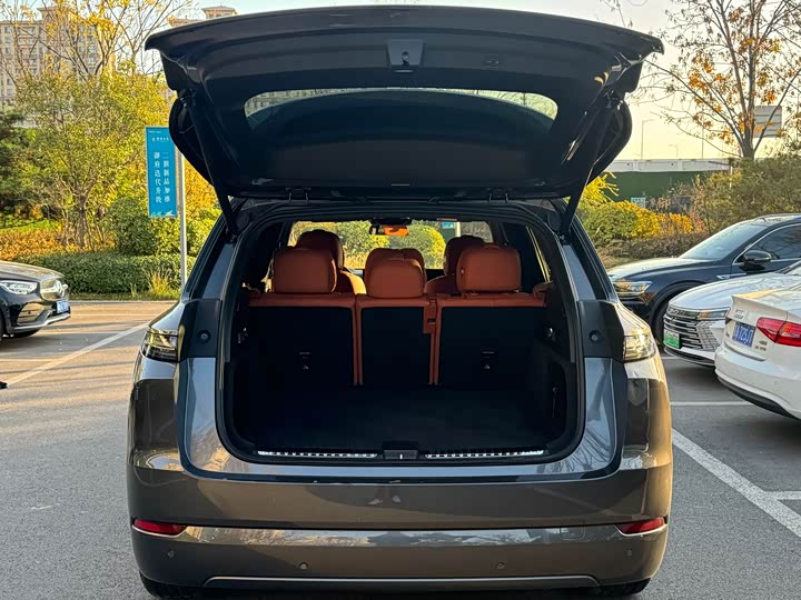 Фото 16 - LiXiang L7