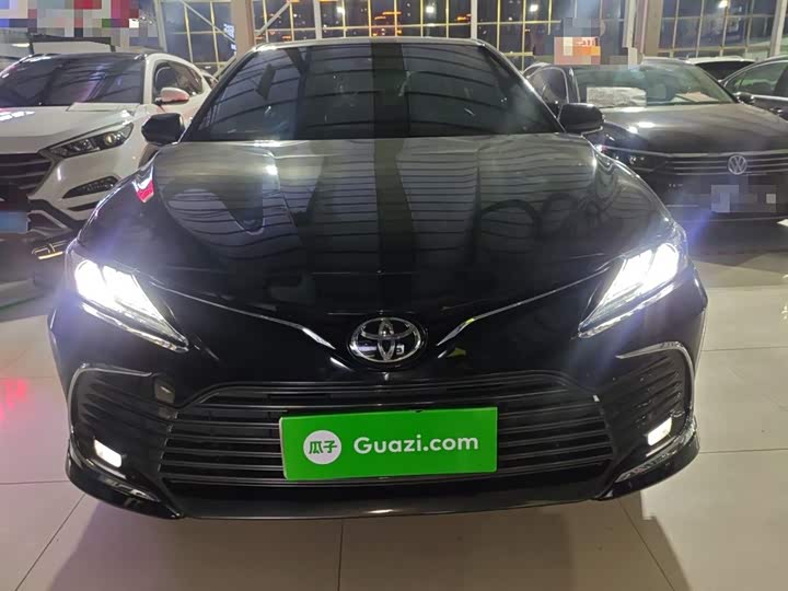 Фото 3 - Toyota Camry