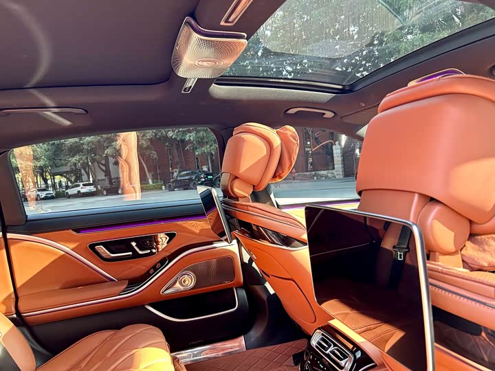 Фото 12 - Mercedes-Benz Maybach S-Class