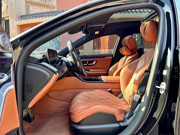 Фото 9 - Mercedes-Benz Maybach S-Class