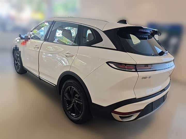 Фото 9 - Bestune T90