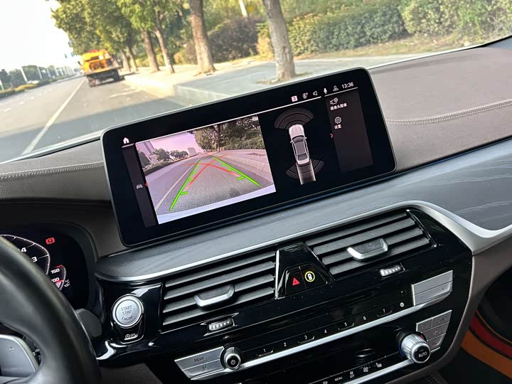 Фото 12 - BMW 5 Series