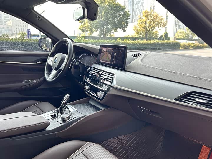 Фото 14 - BMW 5 Series