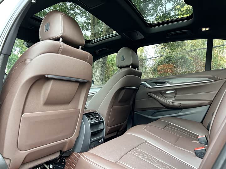 Фото 15 - BMW 5 Series