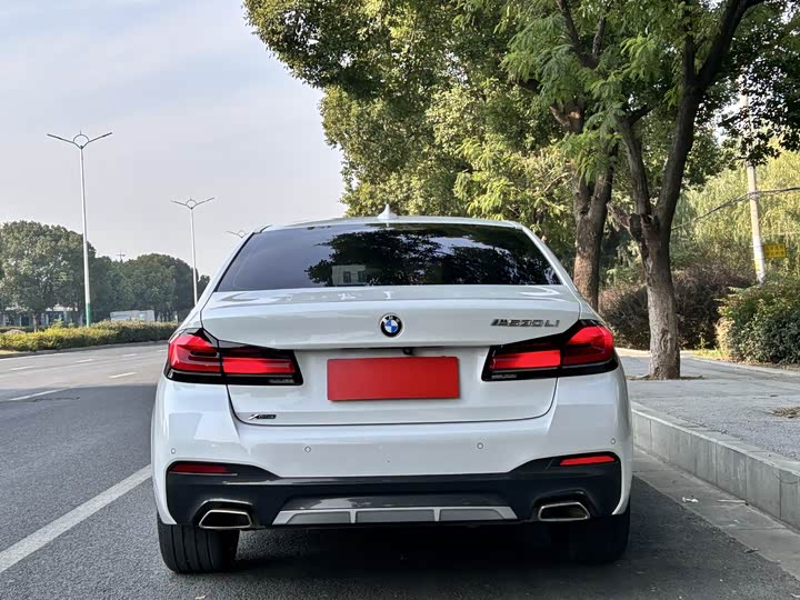 Фото 19 - BMW 5 Series