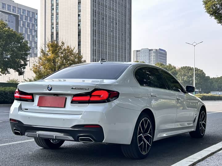 Фото 20 - BMW 5 Series