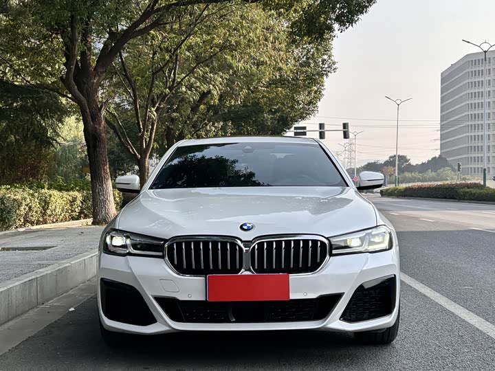 Фото 3 - BMW 5 Series