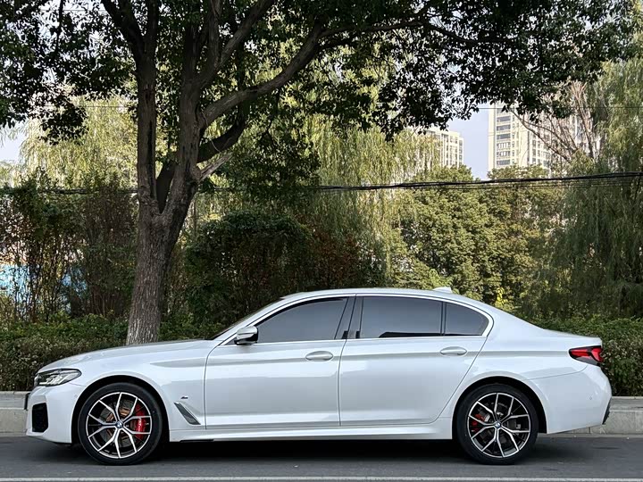 Фото 5 - BMW 5 Series