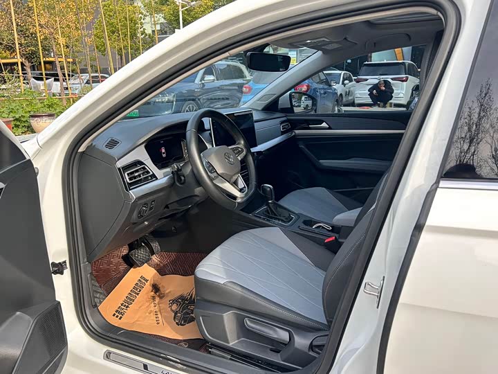 Фото 4 - Volkswagen Lavida