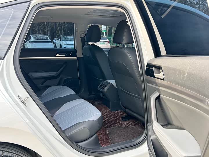 Фото 6 - Volkswagen Lavida