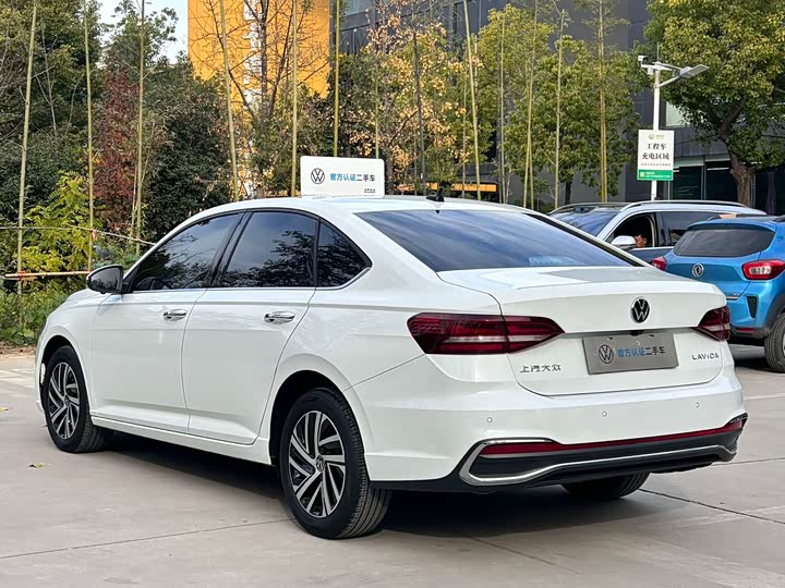 Фото 8 - Volkswagen Lavida