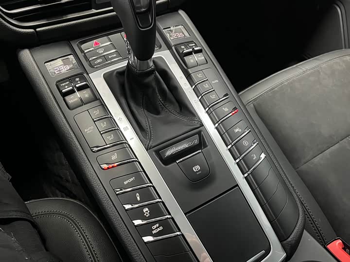 Фото 11 - Porsche Macan