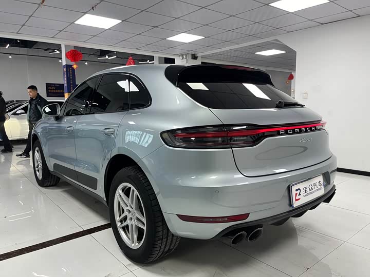 Фото 16 - Porsche Macan