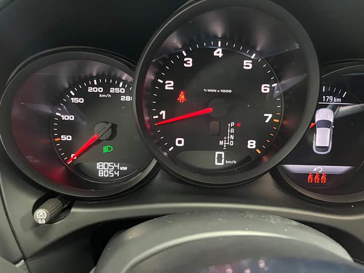 Фото 9 - Porsche Macan