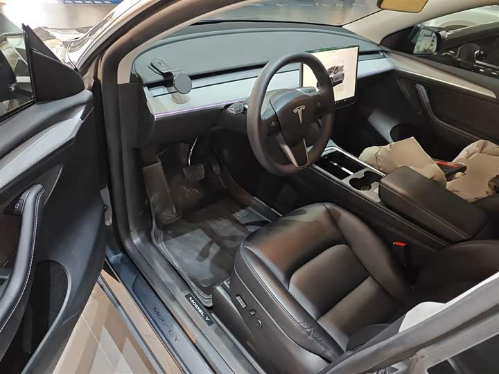 Фото 16 - Tesla Model Y