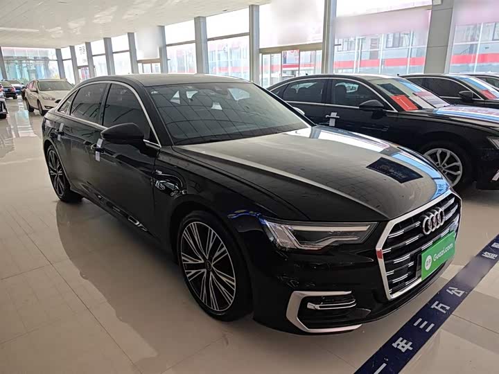 Фото 4 - Audi A6L