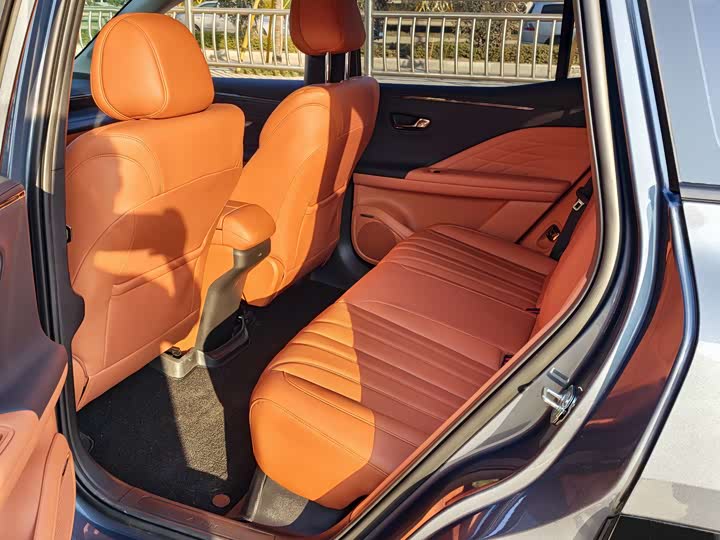 Фото 8 - GAC Aion V