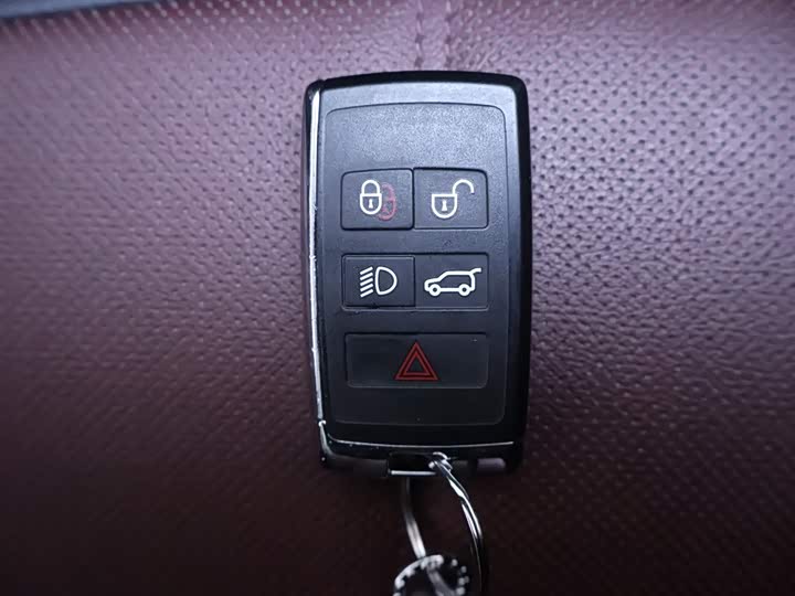 Фото 25 - Land Rover Range Rover Evoque L