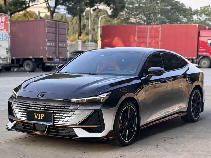 Фото 1 - Changan UNI-V