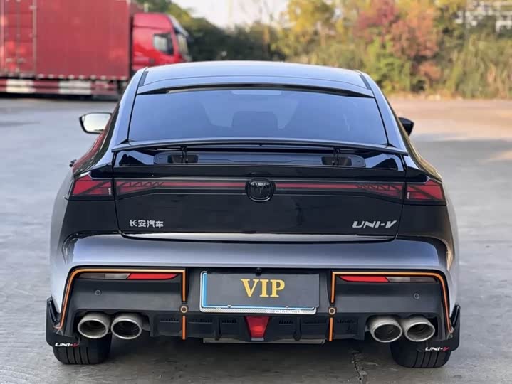 Фото 15 - Changan UNI-V