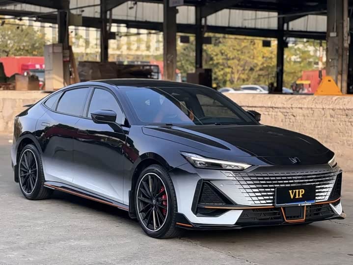 Фото 3 - Changan UNI-V