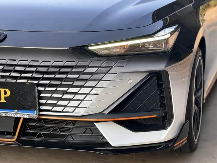 Фото 4 - Changan UNI-V