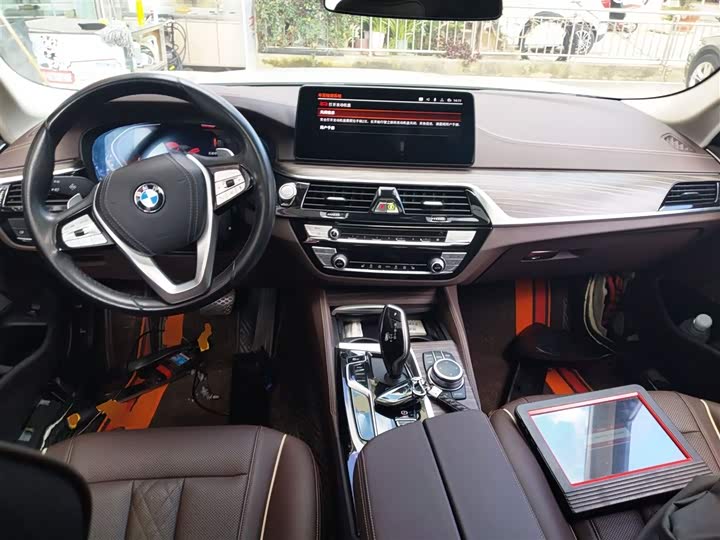 Фото 10 - BMW 5 Series